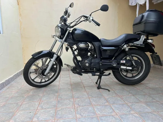 Dafra Horizon 150 troco em carro.