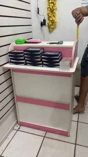 VENDE-SE BALCÃO