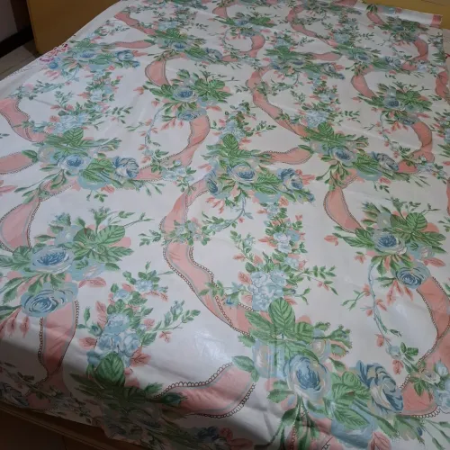 Colcha tecido Chintz Fábrica Bangu sem uso, 2,24 comp x2,44 larg. 2 capas almofadas. RARO.