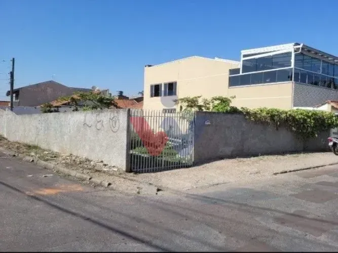 Terreno de Esquina em Curitiba Perfeito para Construção ou Investimento