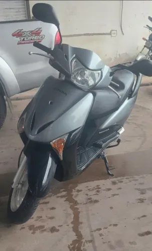Honda lead 2010