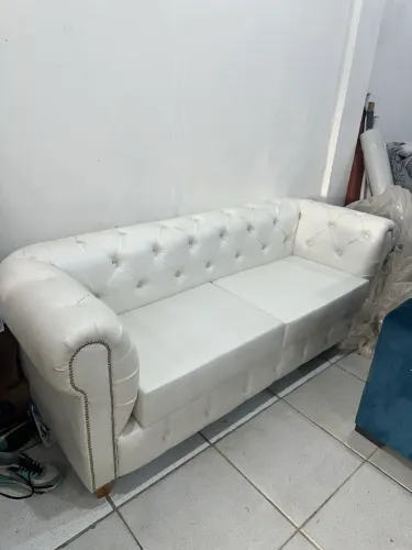 Sofá capitonê branco 2 metros 