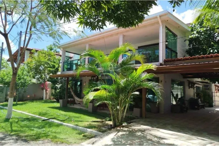 Casa em Condomínio fechado, viva em Recife com o Clima de Aldeia!