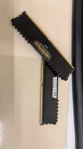 Memória RAM Corsair Vengeance LPX 8GB DDR4 2666MHz (4 Unidades Disponíveis)
