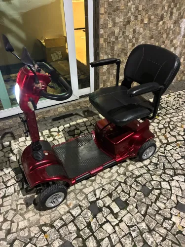 Cadeira de rodas motorizada scooter 