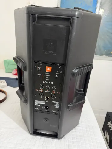 Caixa de som JBL eon615