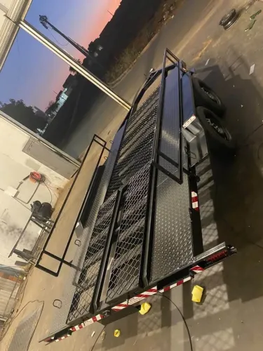 VENDO CARRETINHA PRANCHA NOVA, INTERESSADOS ENTRAR CONTATO.