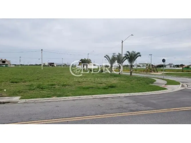 Terreno Esquina Plano Limpo 422 m² Condomínio Alphaville Cabo Frio.