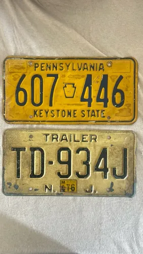 Par de Placas Antigas da Pensilvânia - EUA - Colecionador / Vintage