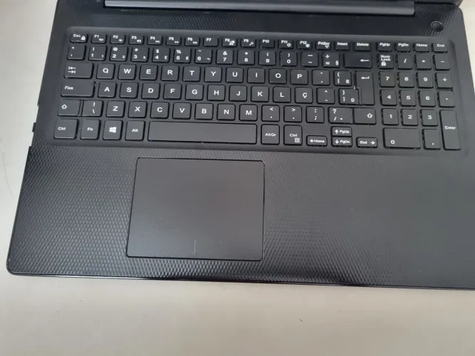 Notebook Dell i3 8Gb de memória SSD240GB. Placa de vídeo 4Gb .tela 15.6  bateria nova 