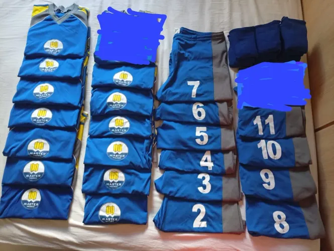 Jogo de uniforme de futebol