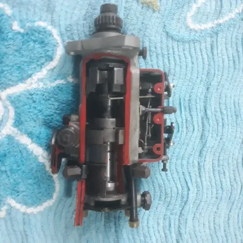 Bomba Injetora Diesel em Corte para demonstrar como é o conjunto internamente