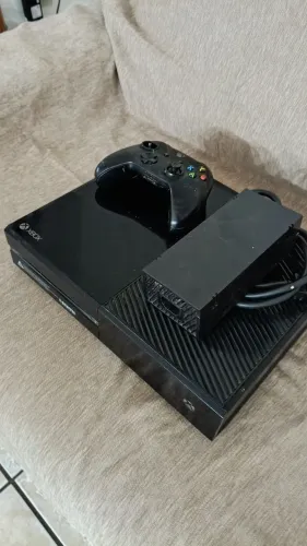 Xbox One 500GB + Controle Original + Fonte<br><br>D