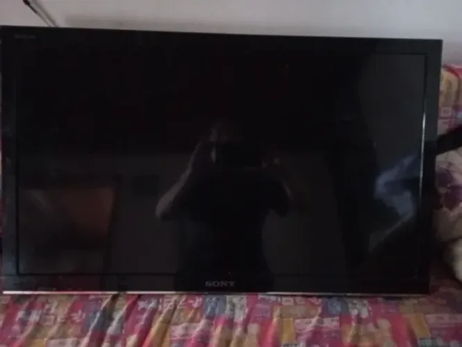Tv Sony Bravia lcd 32  KDL32EX355  imagem duplicada para retiada de peças