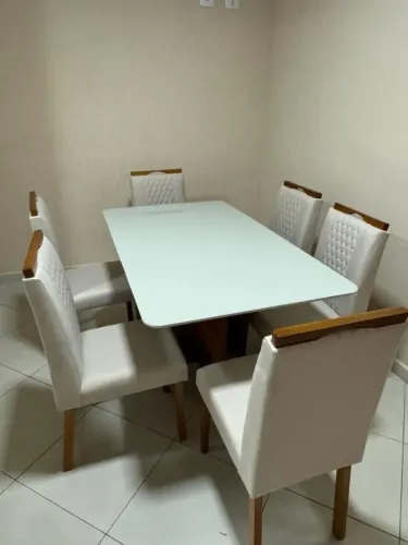 Mesa De vidro Nova 1,60 * 90 comprada na bellis por 3 mil