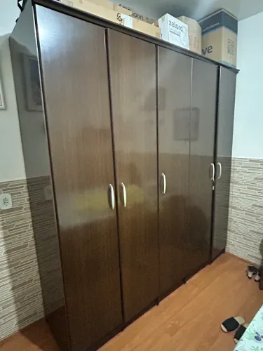 Guarda-roupa Marrom (5 portas)