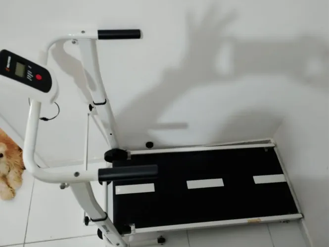 Vende-se esteira para exercícios físicos