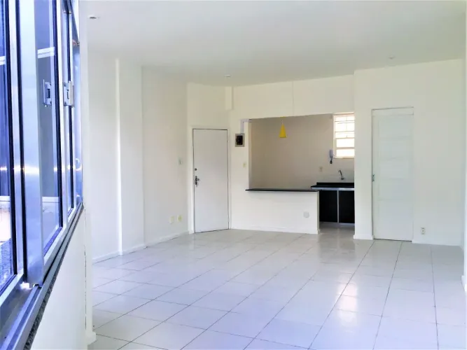 Locação, Leme, loft reformado, quadríssima da praia, portaria 24hs.