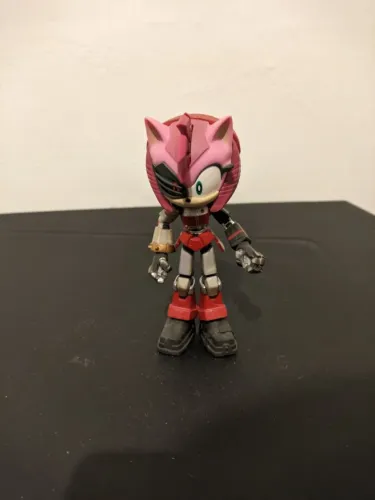 Boneco Sonic Prime Amy