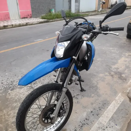 Bros 160 muito nova e conservada único dono