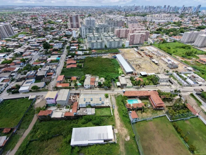 Terreno em Candeias na Cel Kleber de Andrade R$ 180.000,00