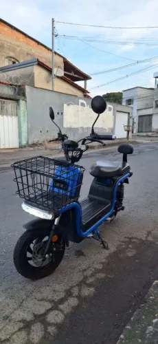 BEE U1 AZUL - SEMINOVA