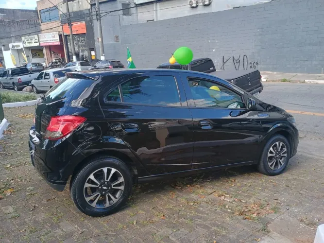 Chevrolet Onix Hatch LTZ 1.4 8V Flex Power Mec. 4P 2013