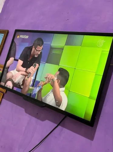 TV PHILIPS 32 POLEGADAS SEM DEFEITO ALGUM