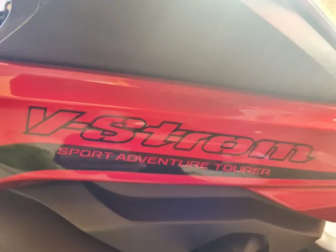 Suzuki V-Stron
