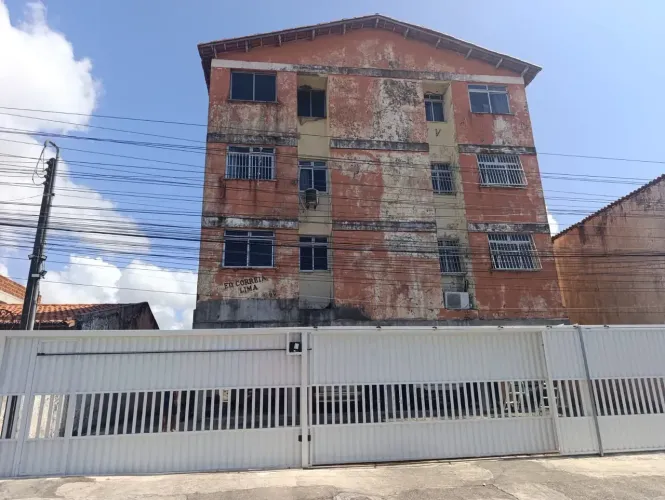 Imóvel para aluguel com 3 quartos em Jóquei Clube - Fortaleza - CE