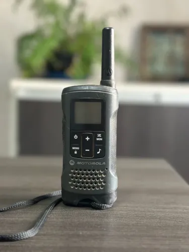 Motorola T200 BOM Walkie Talkie