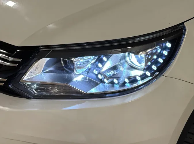 Par Farol LED Tiguan 2012 a 2017