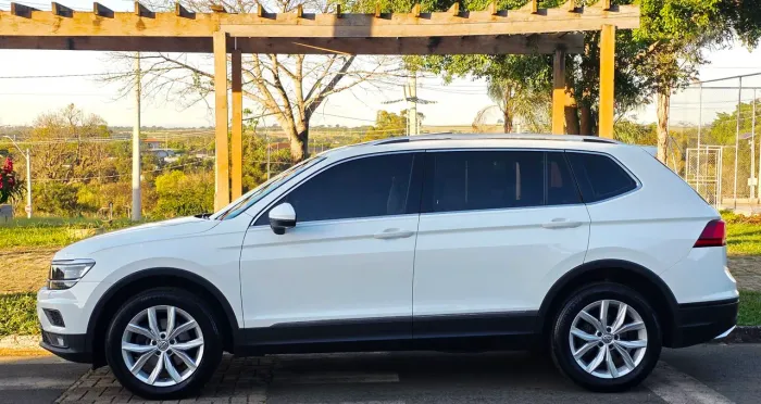 Volkswagen Tiguan Allspac Comf 250 TSI 1.4 Flex 2018