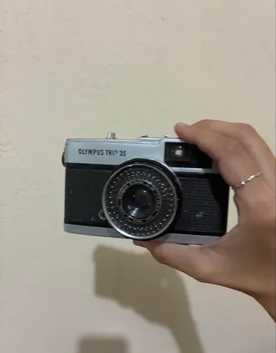 Câmera analógica Olympus Trip 35