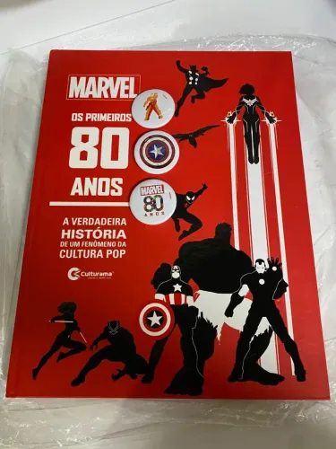 "Marvel - Os Primeiros 80 Anos: A Verdadeira História de um Fenômeno da Cultura Pop"