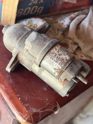 Vende se motor de arranque 