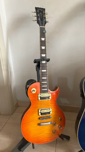 Guitarra Les Paul Vintage V100 + Pedais