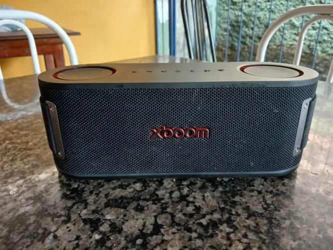 Caixa de som bluetooth lg xboom bounce 40 watts rms resistente a água 