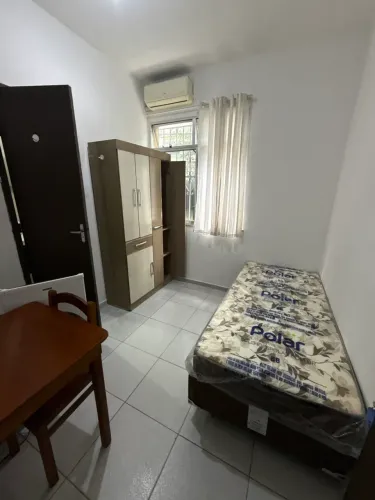 Casa para aluguel tem 15 metros quadrados com 2 quartos