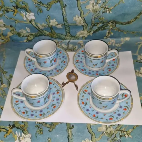 Jogo 4 (quatro) xícaras café com pires marca: Regency Fine Porcelain Floral (Indonésia)
