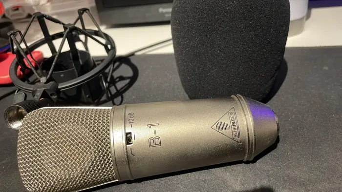 Microfone condensador Behringer B-1