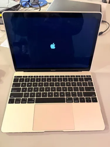 MacBook Rose Gold