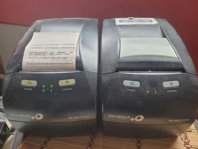 3 impressora térmica, Bematech, 1 bloqueada, 1 não liga, 1 fonte, 1 nao seisucata p pecas