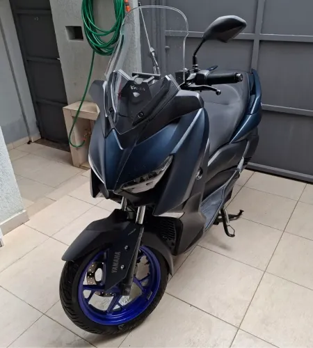 Xmax 2023 excelente estado 