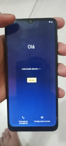 Moto e 13