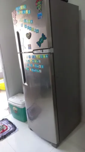 Vende Geladeira brastemp Usada .Não está gelando.