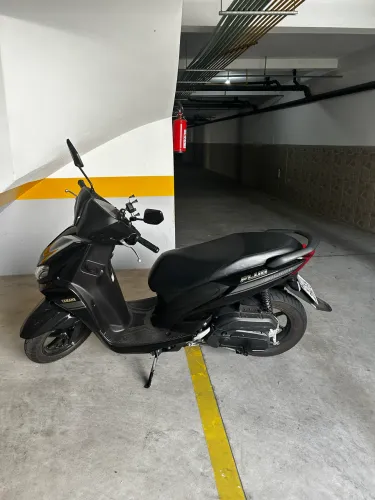 Moto Yamaha Fluo 125 - 2.869 km 