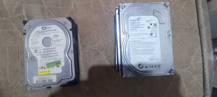 Lote de HDs 500GB / 320GB funcionando perfeitamente.