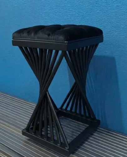 Linda banqueta industrial torcida estofada 