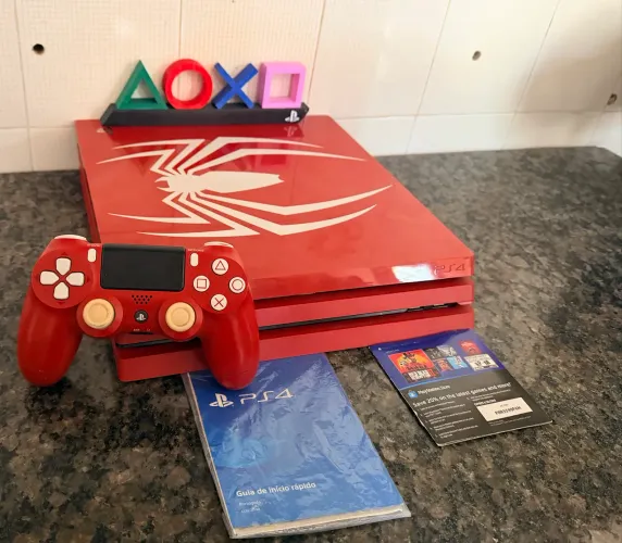 Vendo ps4 pro edição Spider Man